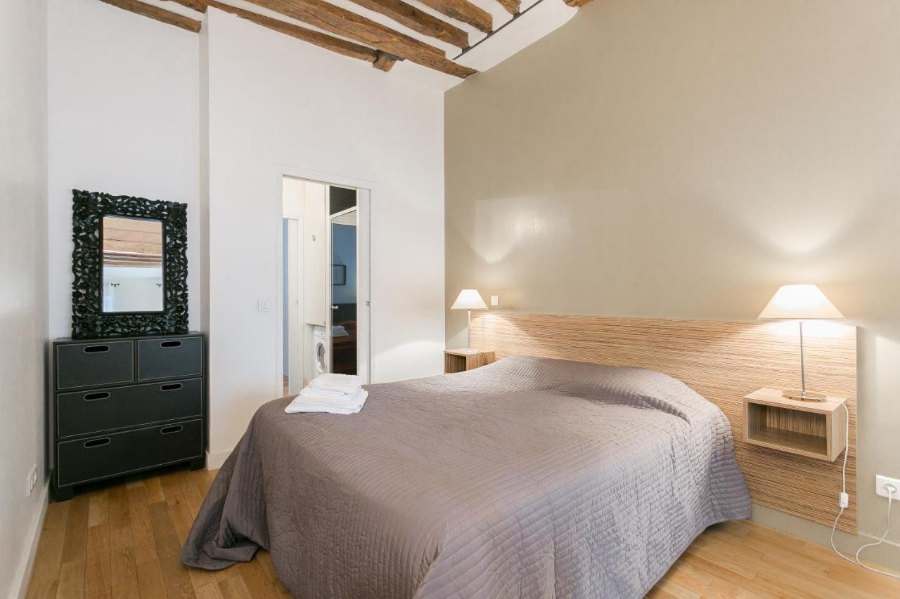 Appartement Le Marais Place Sainte Catherine With Ac Parijs