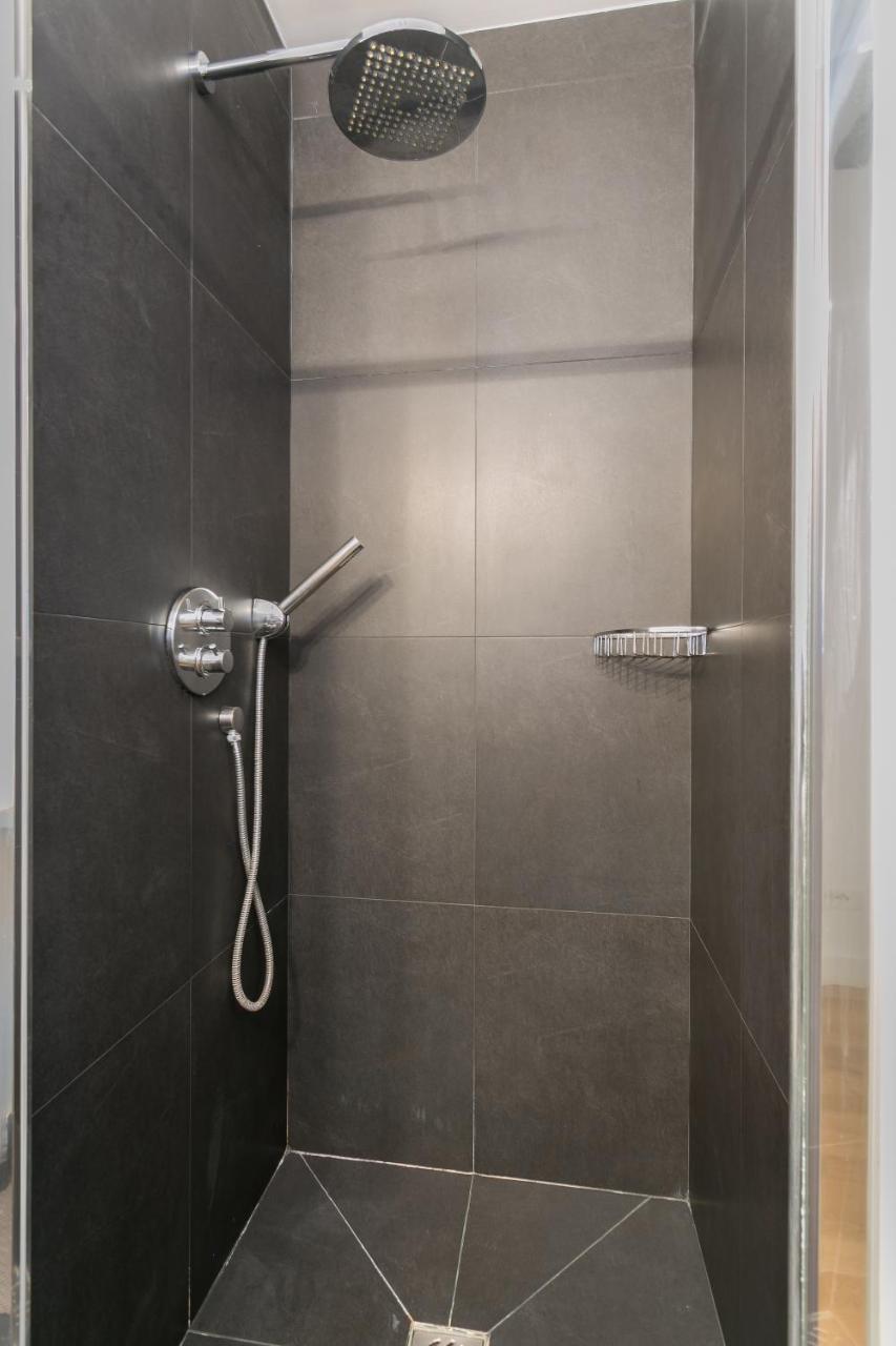 Appartement Le Marais Place Sainte Catherine With Ac Parijs